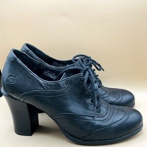 Born lace up leather black heels. Good condition .